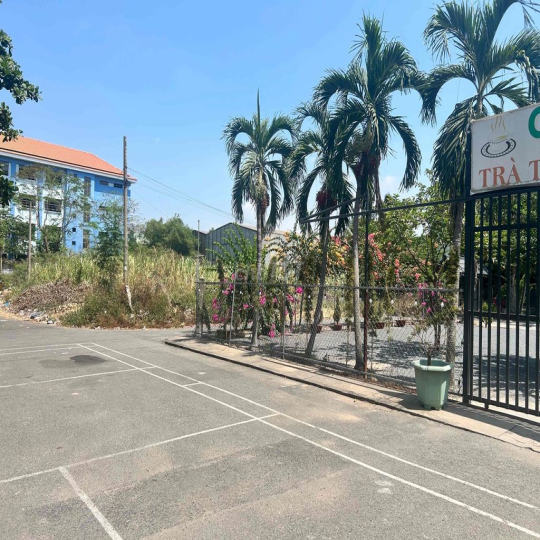 CHO THUÊ 3000m2 ĐẤT KINH DOANH NGAY CHUNG CƯ TECCO TOWN