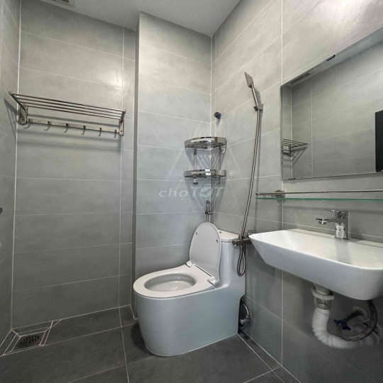 TOÀ NHÀ DUPLEX MỚI XÂY 100% FULL NT MỚI GẦN BỜ KÈ