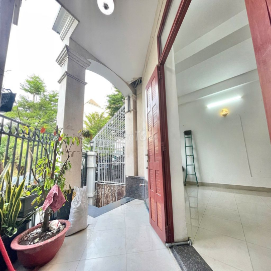 Cho thuê MBKD 6x20m, căn góc ở khu Cityland Center Hills, P7, Gò Vấp