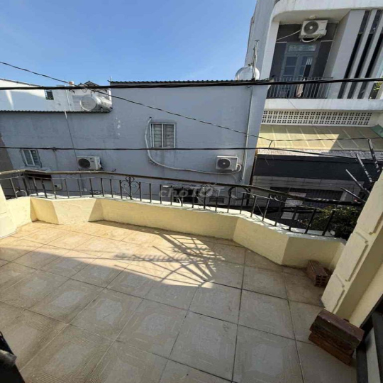 Cho thuê nhà nguyên căn hẻm xe tải thông Phan huy ích p 12 giá 7 tr