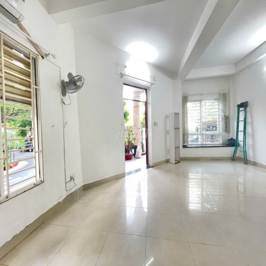 Cho thuê MBKD 6x20m, căn góc ở khu Cityland Center Hills, P7, Gò Vấp