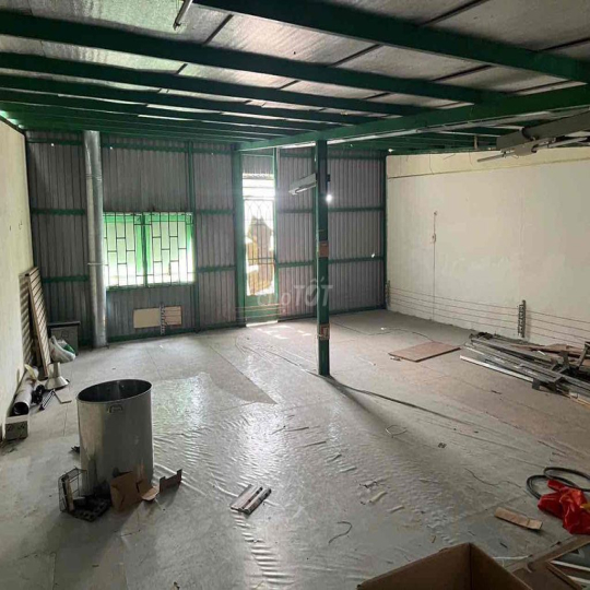 Cho thuê kho diện tích sử dụng 250m2 HXH C3 Phạm Hùng