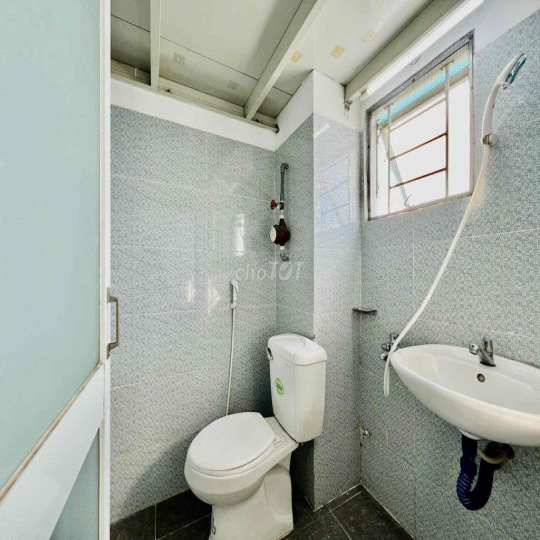 CHO THUÊ PHÒNG TRỌ GIÁ RẺ SINH VIÊN GÁC CAO ĐI BỘ ĐẾN ĐH VĂN LANG 3