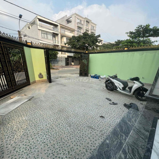 Biệt thự căn góc cho thuê