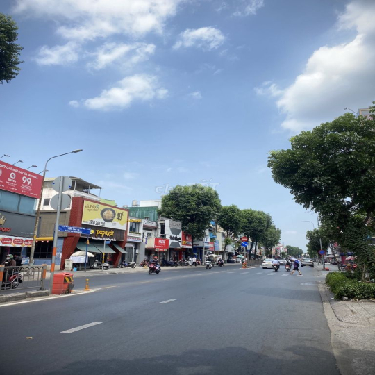 Nhà MT Nguyễn Văn Dung - ĐHCN TP, 8x20m, 1 lầu, giá 56tr/th