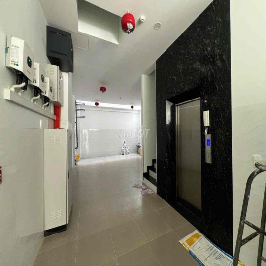 Chính chủ cho thuê CHDV mới 100% có thang máy, nội thất đầy đủ