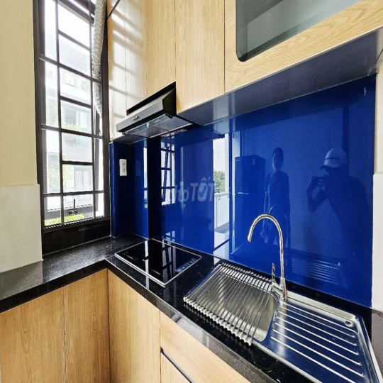 Cho thuê căn hộ 2PN đẹp nguyên tầng 75m2, mới hoàn thiện, có thang máy