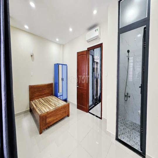 Cho thuê căn hộ 2PN đẹp nguyên tầng 75m2, mới hoàn thiện, có thang máy