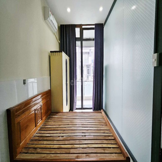 Cho thuê căn hộ 2PN đẹp nguyên tầng 75m2, mới hoàn thiện, có thang máy