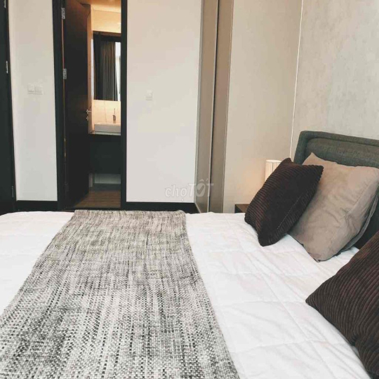 Cho thuê căn hộ Sunrise CityView Q7 lh :