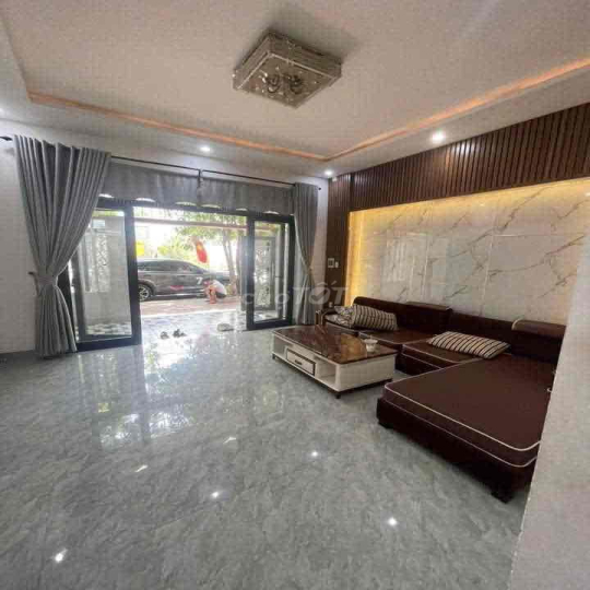 cho thuê nhà 3 tầng hòa xuân. sát đường nguyễn phước lan