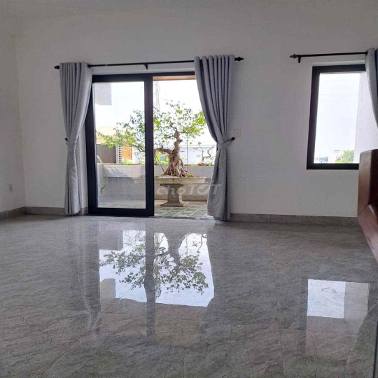 cho thuê nhà 3 tầng hòa xuân. sát đường nguyễn phước lan