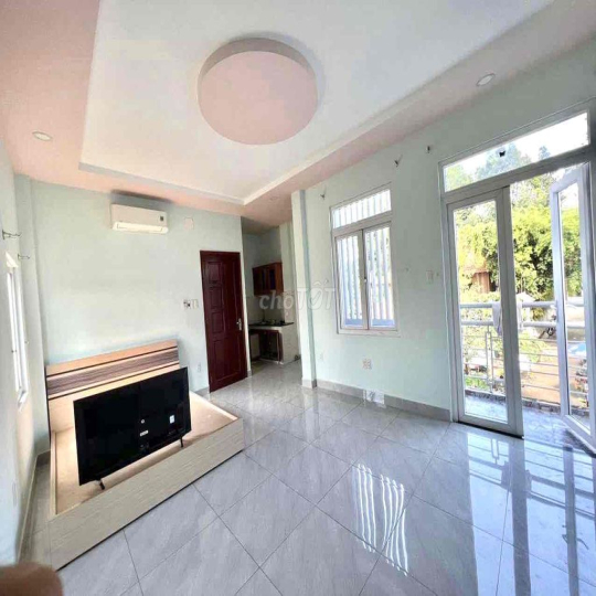 Cho Thuê Phòng Ban Công - Ngay Ngã Tư Thủ Đức - 40m2 Full Nội Thất