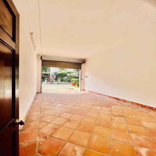 Cho Thuê Biệt Thự DT 600m2 1Trệt 2Lầu 3Pn 4Wc Rộng Rải Hợp Ở Làm Kho