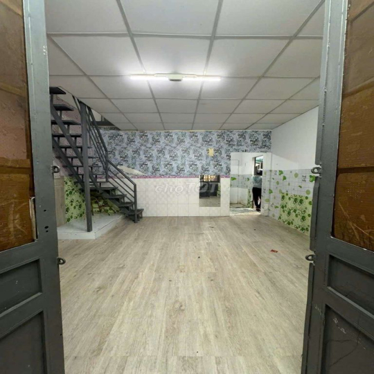 Nhà góc 2MT tiện buôn bán giá cực tốt