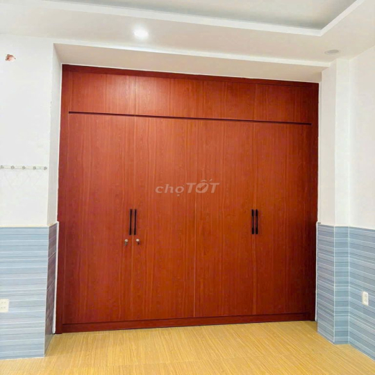 Nhà mới ở ngay, hẻm xe hơi