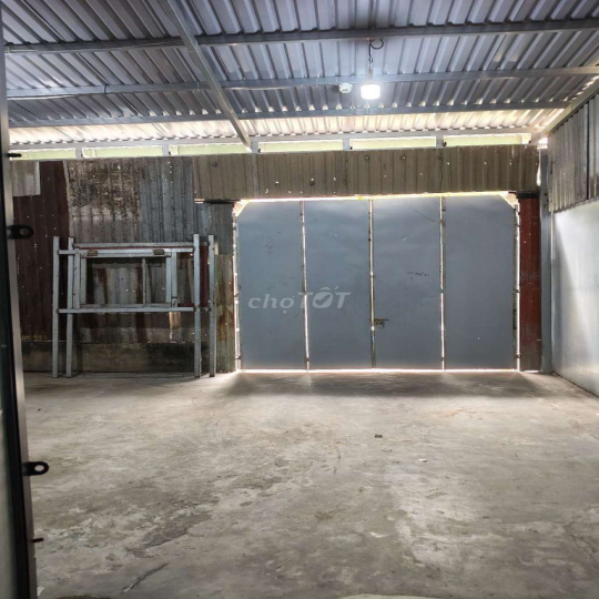 Nhà kho DT 7x20m đường xe tải Phú Thuận 