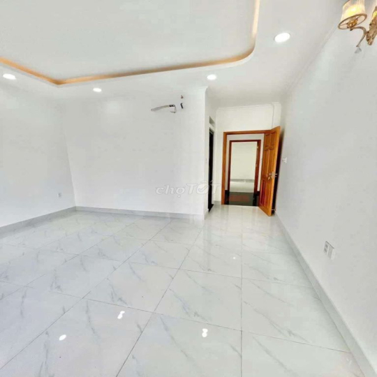 nhà ĐẸP y hình 4 x 18 có 5pn 5wc sân thượng