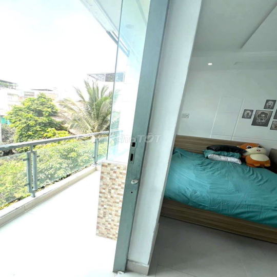 CHO THUÊ STUDIO BAN CÔNG SIÊU RỘNG