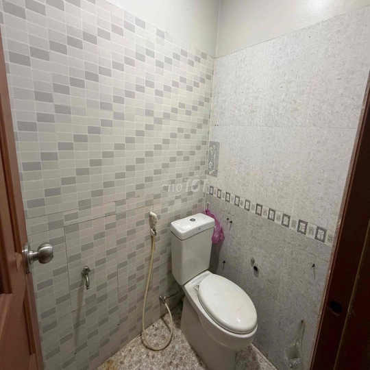 share sàn lầu1 đối diện emart