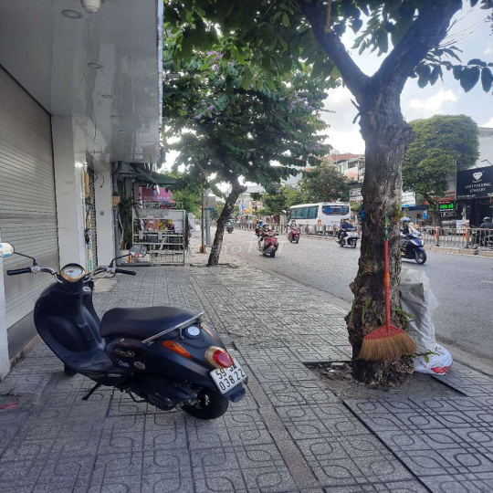 Cho thêu mặt bằng mặt tiền 580 Phan văn Trị, MT:4,3m DT:85m2