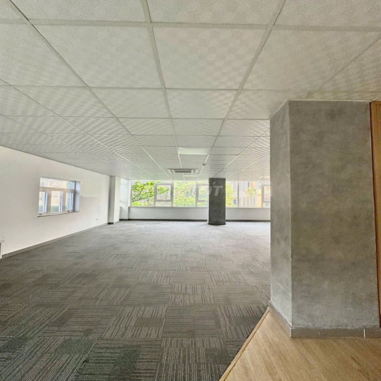 Cho thuê VP 160m2 Nguyễn Đình Chính view kính thoáng đón nắng tự nhiên