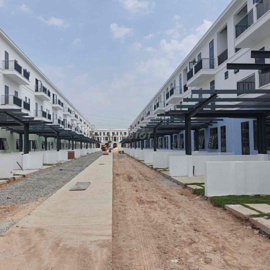 Nhà Phố Mặt Tiền Lê Lợi Chỉ 20tr/m2 Nhà dt 280m2