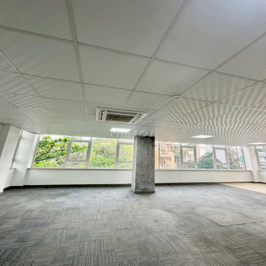 Cho thuê VP 160m2 Nguyễn Đình Chính view kính thoáng đón nắng tự nhiên