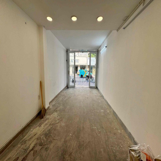 CHO THUÊ MẶT BẰNG LĐR 8TR VỊ TRÍ ĐÔNG ĐÚC