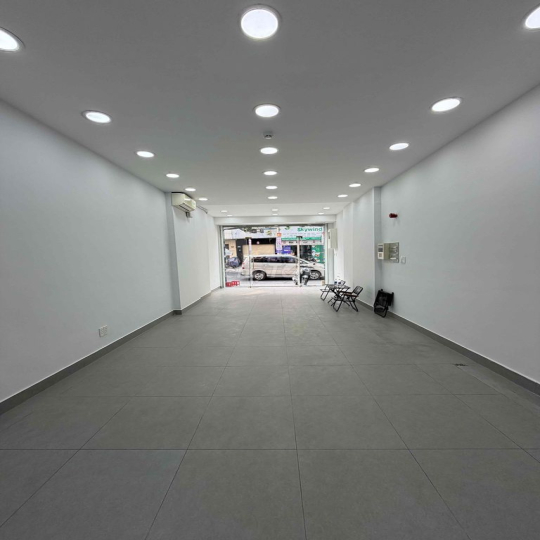 NHÀ 5LẦU MẶT TIỀN ĐƯỜNG NGUYỄN VĂN THƯƠNG,P25,BT.dtsd:320m2 - 9pn 5wc.