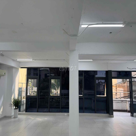 Hot - chính chủ VP 80m2 + 20m2 Ban công - Võ Thị Sáu Q3