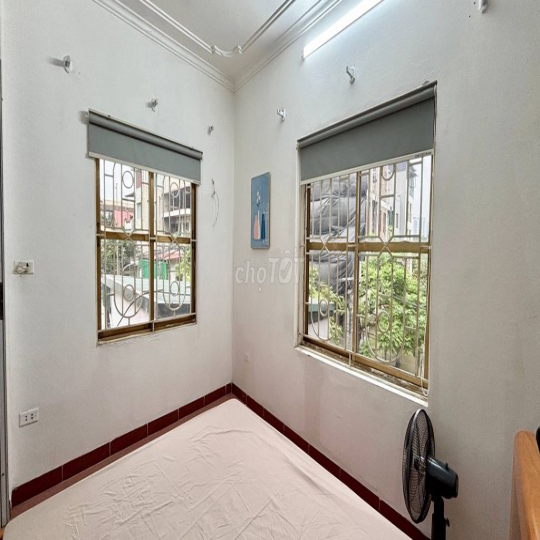 Cho thuê nhà riêng tại phố Trần Cung, 37m2, 4 tầng, 3 mặt thoáng