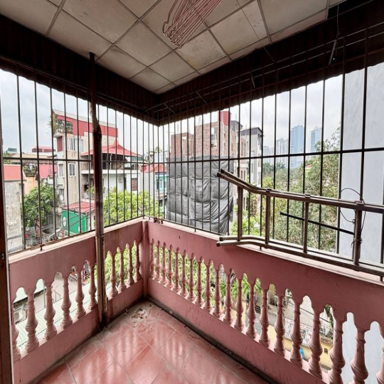 Cho thuê nhà riêng tại phố Trần Cung, 37m2, 4 tầng, 3 mặt thoáng