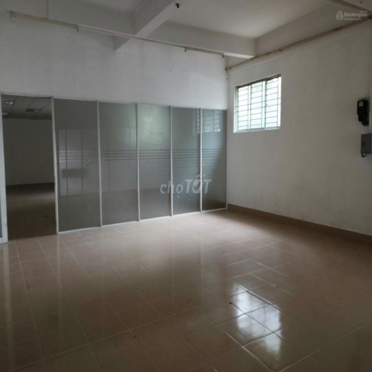 Cho thuê kho xưởng 1600m2 trong KCN Tân Bình, kho đẹp, sản xuất tốt