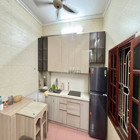 Cho thuê nhà riêng tại phố Trần Cung, 37m2, 4 tầng, 3 mặt thoáng