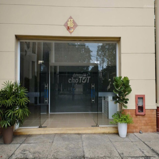 Cho thuê kho xưởng 1600m2 trong KCN Tân Bình, kho đẹp, sản xuất tốt