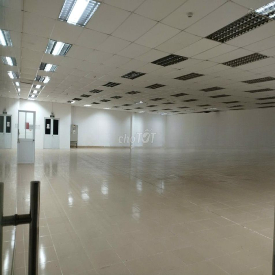 Cho thuê kho xưởng 1600m2 trong KCN Tân Bình, kho đẹp, sản xuất tốt