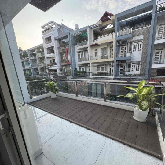 🏡CHO THUÊ NHÀ PHỐ LIỀN KỀ HẺM 8M  :GIÁ 18tr🍓4pn 5vc + sân thượng