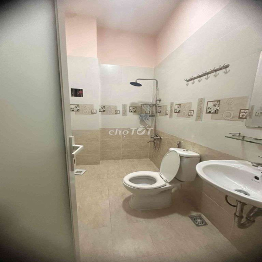 4 X 22M HẺM 110 BÀ HOM