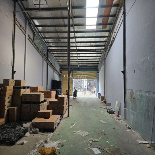 CHO THUÊ KHO,XƯỞNG 8X30M GIÁ 15TR/T, Đ LÊ TRỌNG TẤN