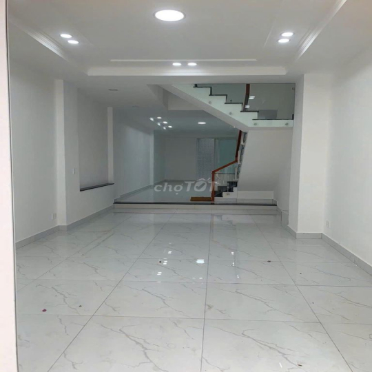 NHÀ HOT ! Cho thuê nhà 339D Lê Văn Sỹ, Q3. DTSD 350m2
