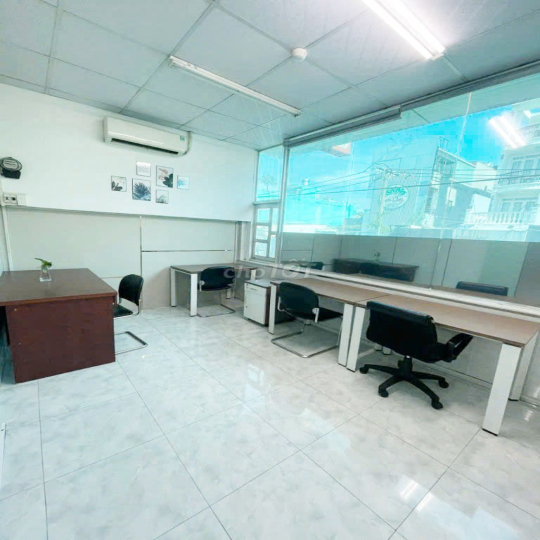 Văn phòng cho thuê tại  Bình Thạnh với sẵn nội thất, lễ tân, phòng họp
