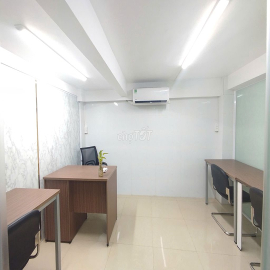 Văn phòng cho thuê tại  Bình Thạnh với sẵn nội thất, lễ tân, phòng họp