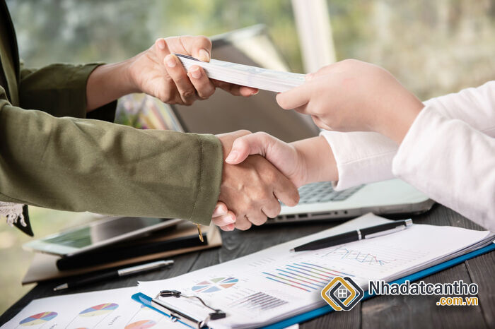 Vay Ngân Hàng Cần Những Gì? Cập Nhật Lãi Suất Vay Ngân Hàng 2023