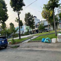 NHÀ VIEW CÔNG VIÊN CHO THUÊ