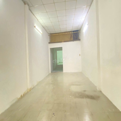 Nhà Thuê 4x22m.Cấp 4.Khu Nội Bộ Tô Hiệu.Gía:10tr