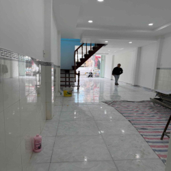 CHO THUÊ NHÀ NGUYÊN CĂN MỚI 100% NGAY MẶT TIỀN TRƯỜNG CHINH GIÁ RẺ