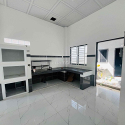 CHO THUÊ NHÀ TRỆT MỚI KHU VĂN HOÁ TÂY ĐÔ CÓ HẺM HÔNG VÀ NỘI THẤT 5.5TR