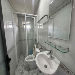CHO THUÊ CĂN HỘ VIEW ĐẸP – BAN CÔNG RỘNG  • 1PN, 1 bếp + khu phụ, 2W