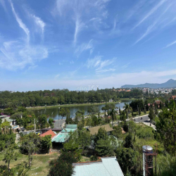 CHO THUÊ CĂN HỘ VIEW ĐẸP – BAN CÔNG RỘNG  • 1PN, 1 bếp + khu phụ, 2W